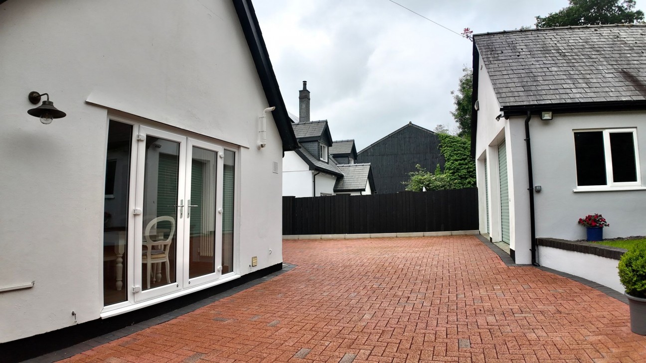 High Street, Blackwood, NP12