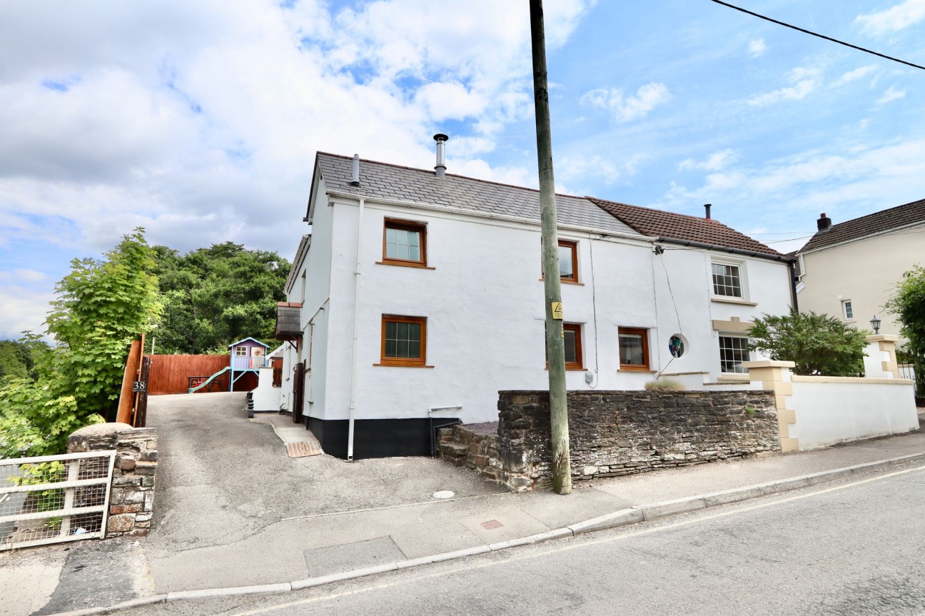 Heol Fawr, Nelson, CF46