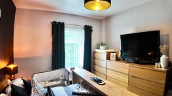 Cardiff Road, Blackwood, NP12