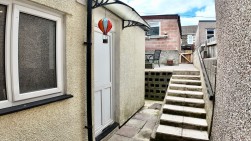 Cardiff Road, Blackwood, NP12