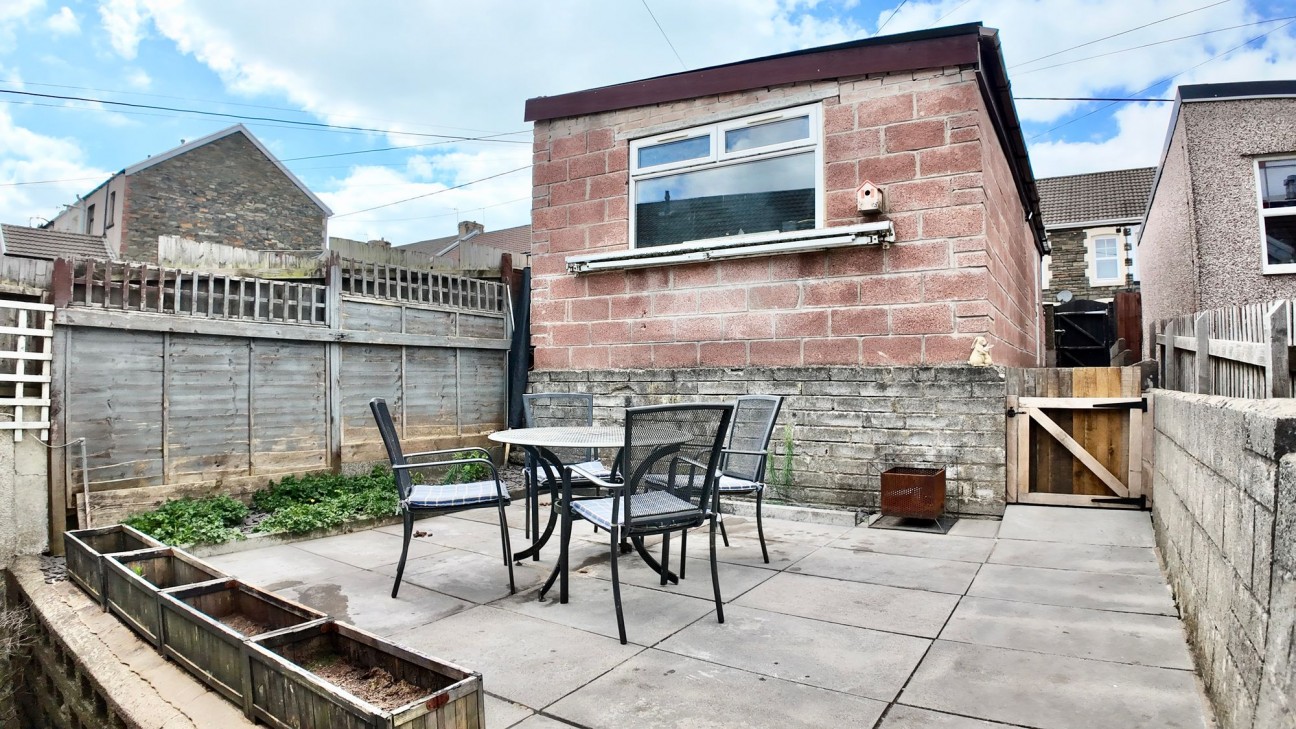 Cardiff Road, Blackwood, NP12