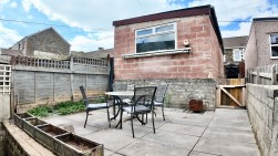 Cardiff Road, Blackwood, NP12