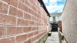 Cardiff Road, Blackwood, NP12