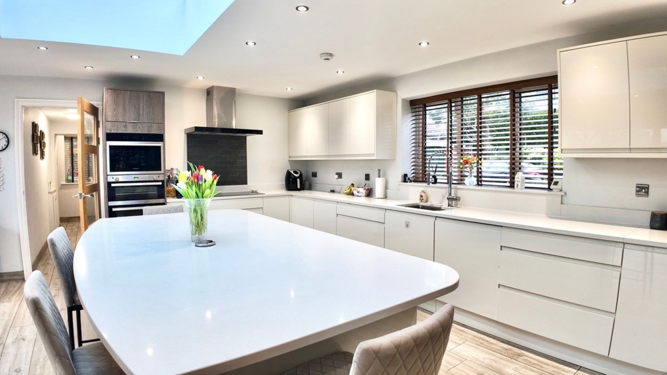 Pen-Rhiw Avenue, Oakdale, NP12