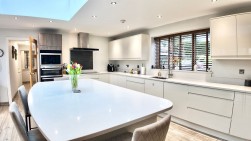 Pen-Rhiw Avenue, Oakdale, NP12