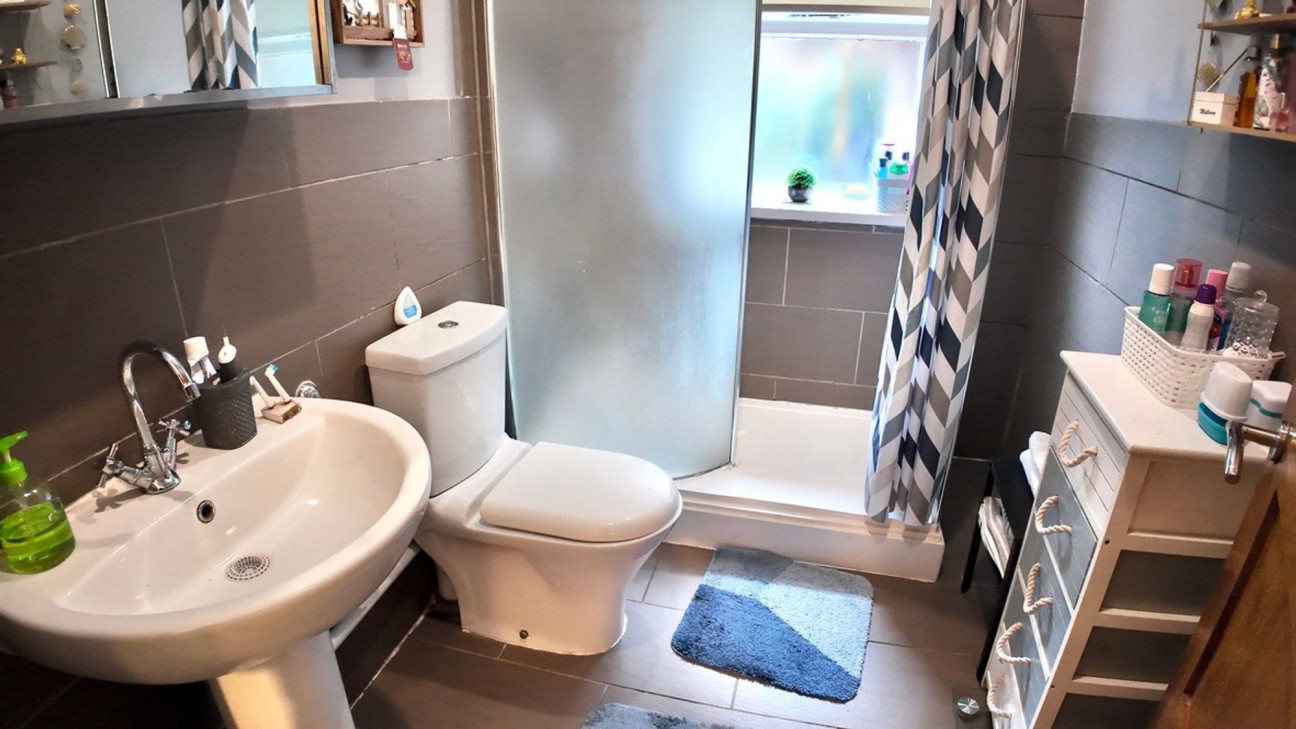 Pen-Rhiw Avenue, Oakdale, NP12