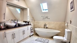 Pen-Rhiw Avenue, Oakdale, NP12