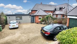 Pen-Rhiw Avenue, Oakdale, NP12