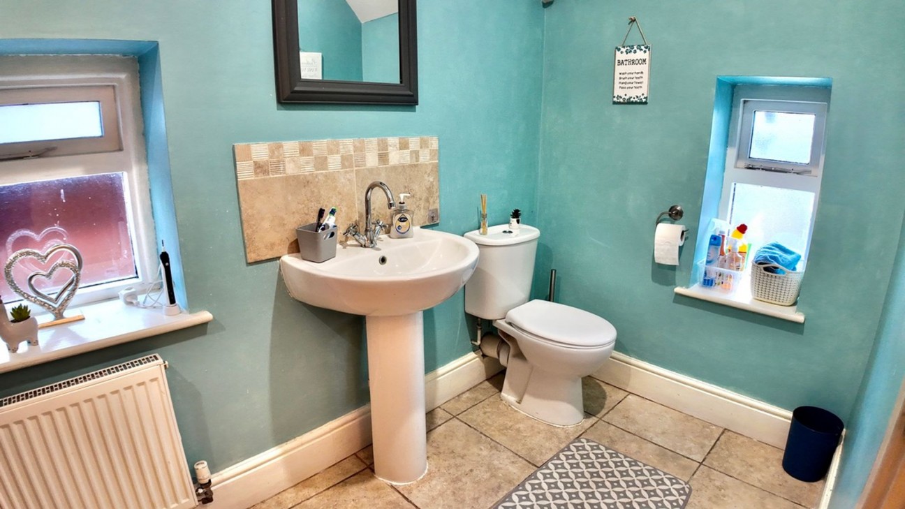 Pen-Rhiw Avenue, Oakdale, NP12