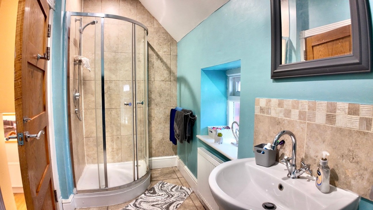 Pen-Rhiw Avenue, Oakdale, NP12