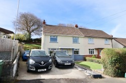 Oakfield, Pontllanfraith, NP12