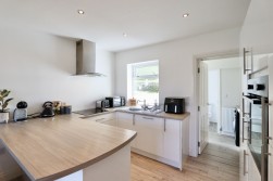 Oakfield, Pontllanfraith, NP12
