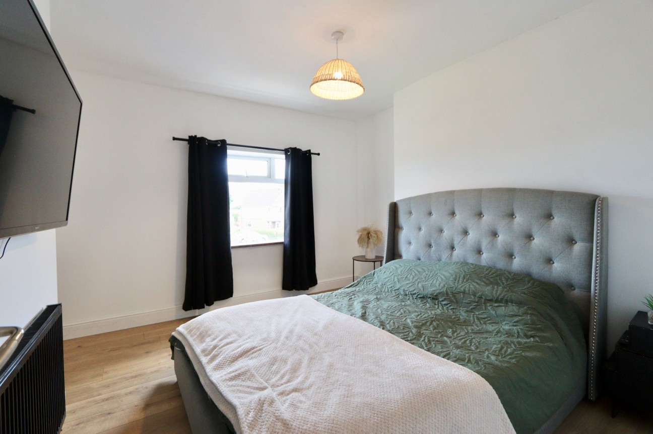 Oakfield, Pontllanfraith, NP12