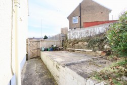 Oakfield, Pontllanfraith, NP12
