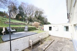 Oakfield, Pontllanfraith, NP12