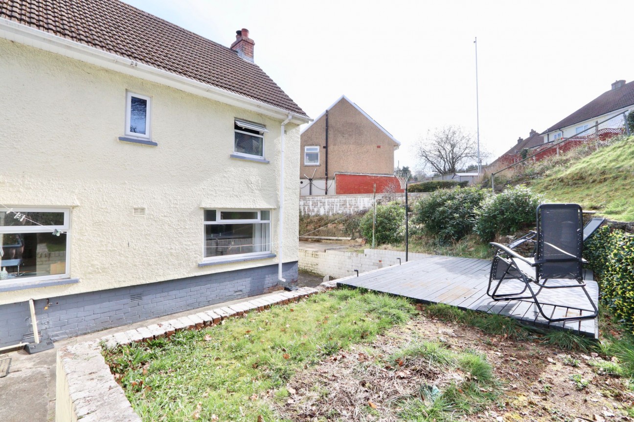 Oakfield, Pontllanfraith, NP12