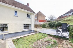 Oakfield, Pontllanfraith, NP12