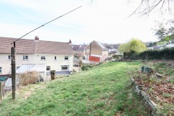 Oakfield, Pontllanfraith, NP12