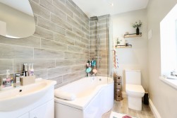 Oakfield, Pontllanfraith, NP12