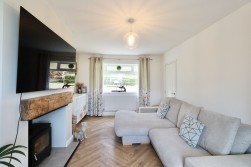 Oakfield, Pontllanfraith, NP12