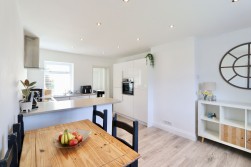 Oakfield, Pontllanfraith, NP12