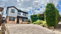 St. Johns Drive, Pontllanfraith, NP12