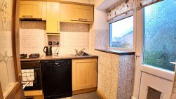 Plas Terrace, Fleur De Lis, NP12