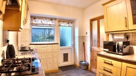 Plas Terrace, Fleur De Lis, NP12