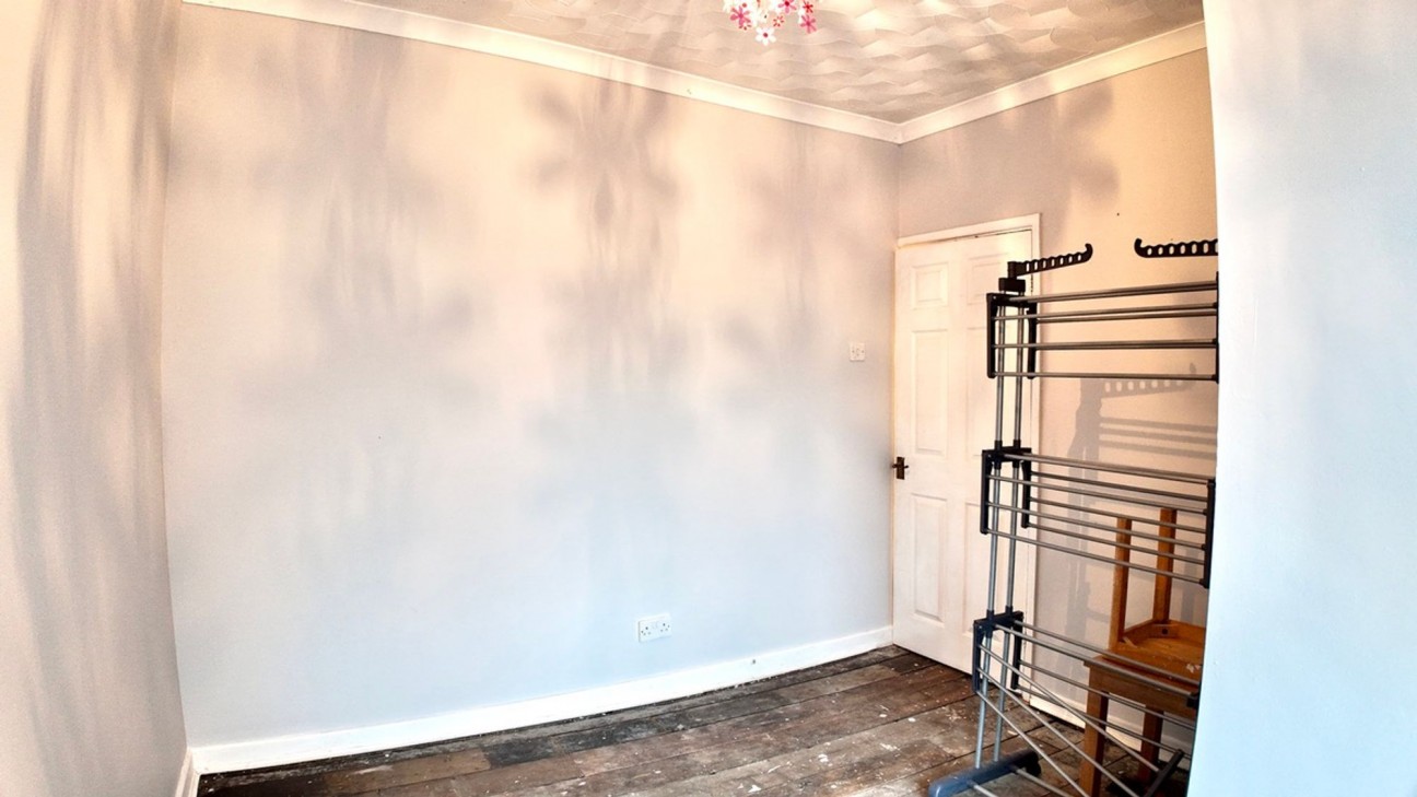 Plas Terrace, Fleur De Lis, NP12