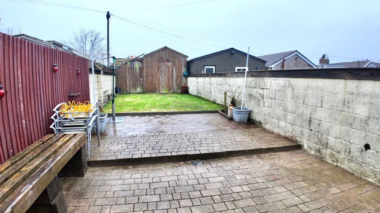 Plas Terrace, Fleur De Lis, NP12