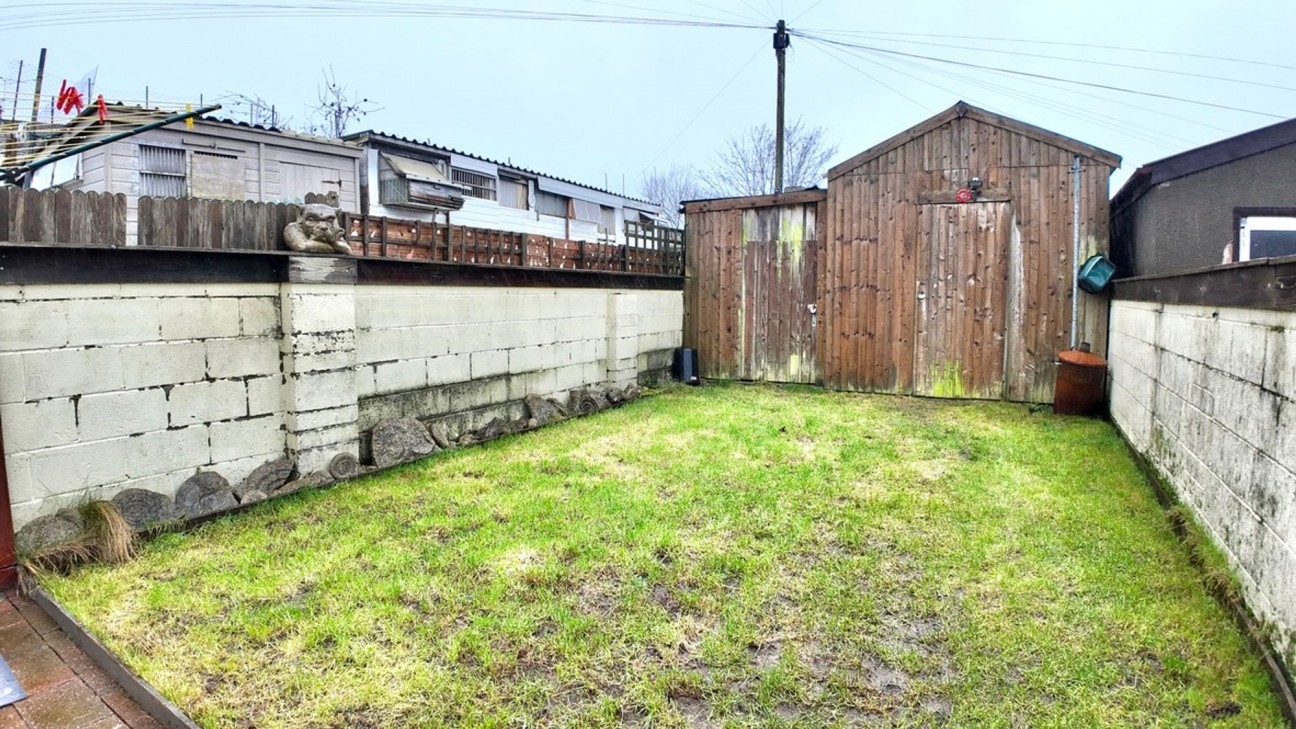 Plas Terrace, Fleur De Lis, NP12