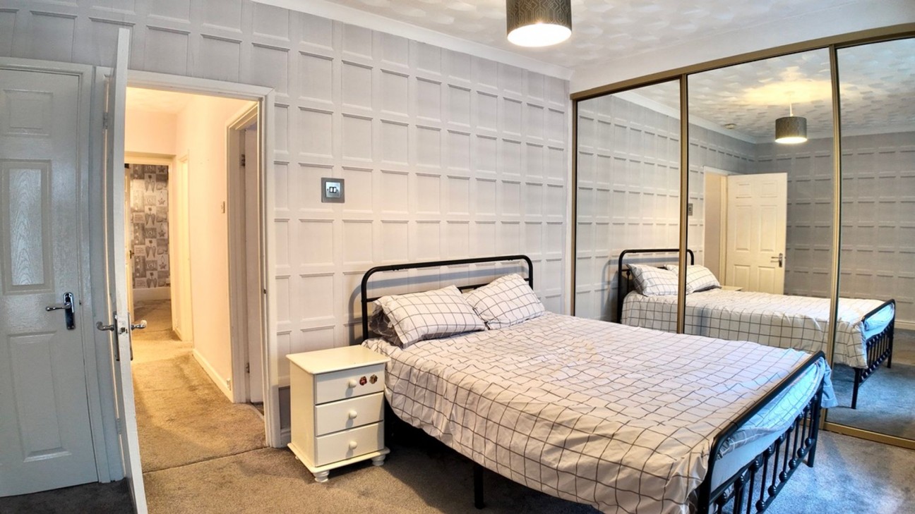 Plas Terrace, Fleur De Lis, NP12