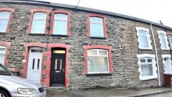 Plas Terrace, Fleur De Lis, NP12