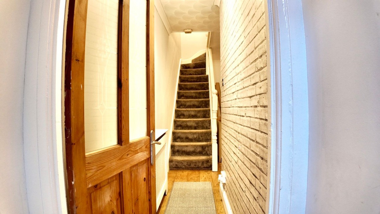 Plas Terrace, Fleur De Lis, NP12