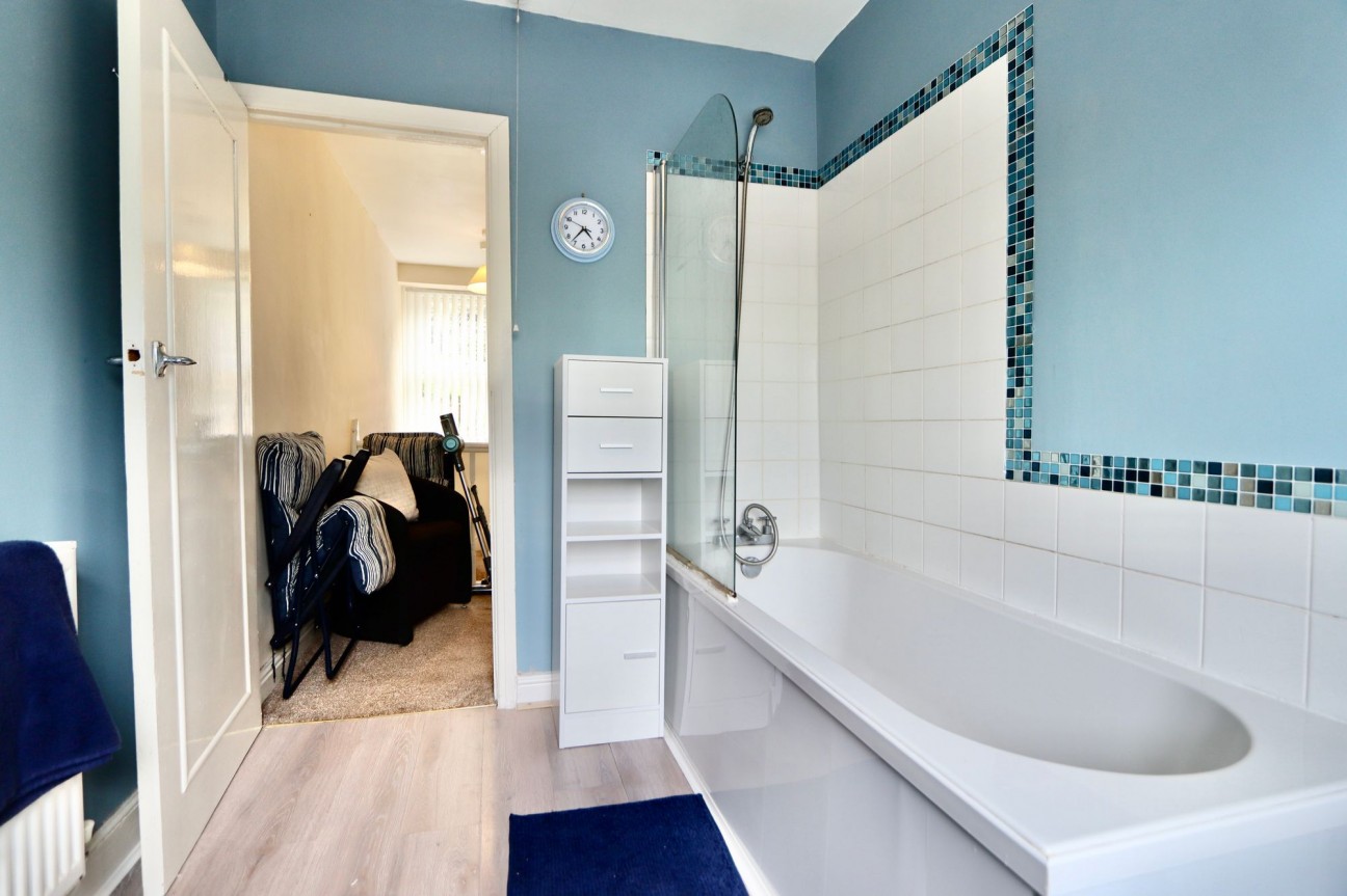 Queens Road, Elliots Town, NP24