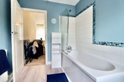 Queens Road, Elliots Town, NP24