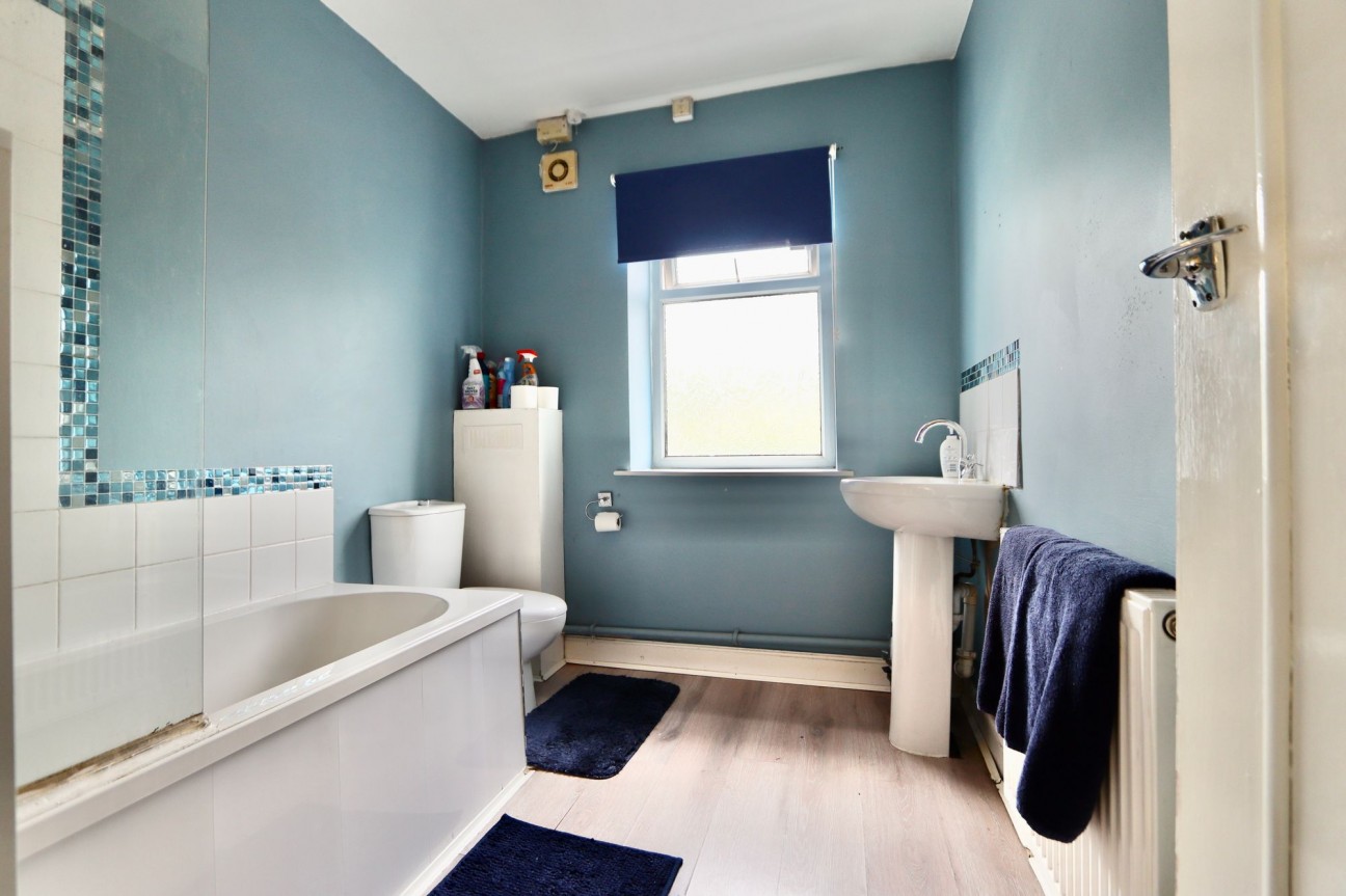 Queens Road, Elliots Town, NP24