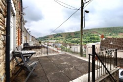 Queens Road, Elliots Town, NP24