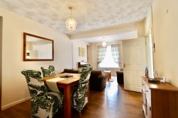 Queens Road, Elliots Town, NP24