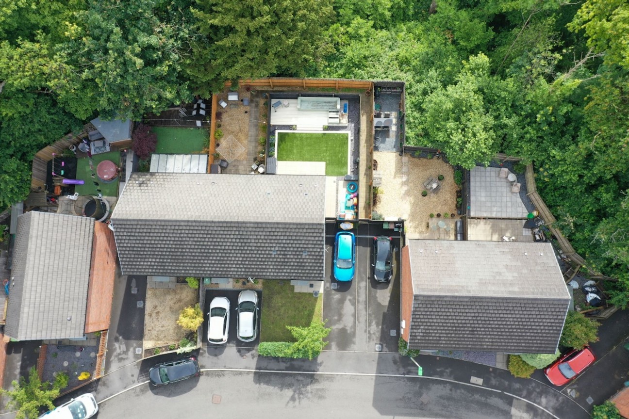 Mining School Close, Crumlin, NP11