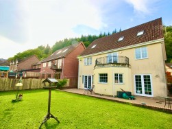 The Glade, Wyllie, NP12