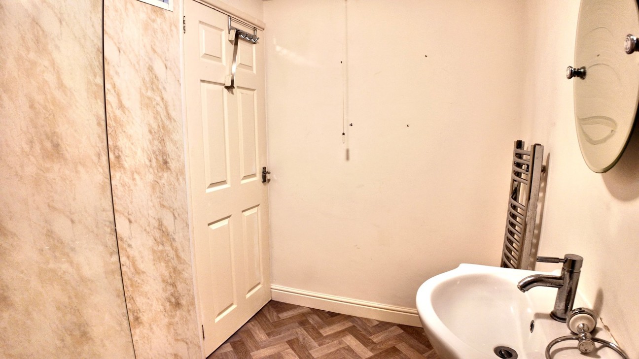 Woodland Terrace, Abercarn, NP11