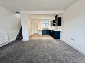 Queens Road, Elliots Town, NP24