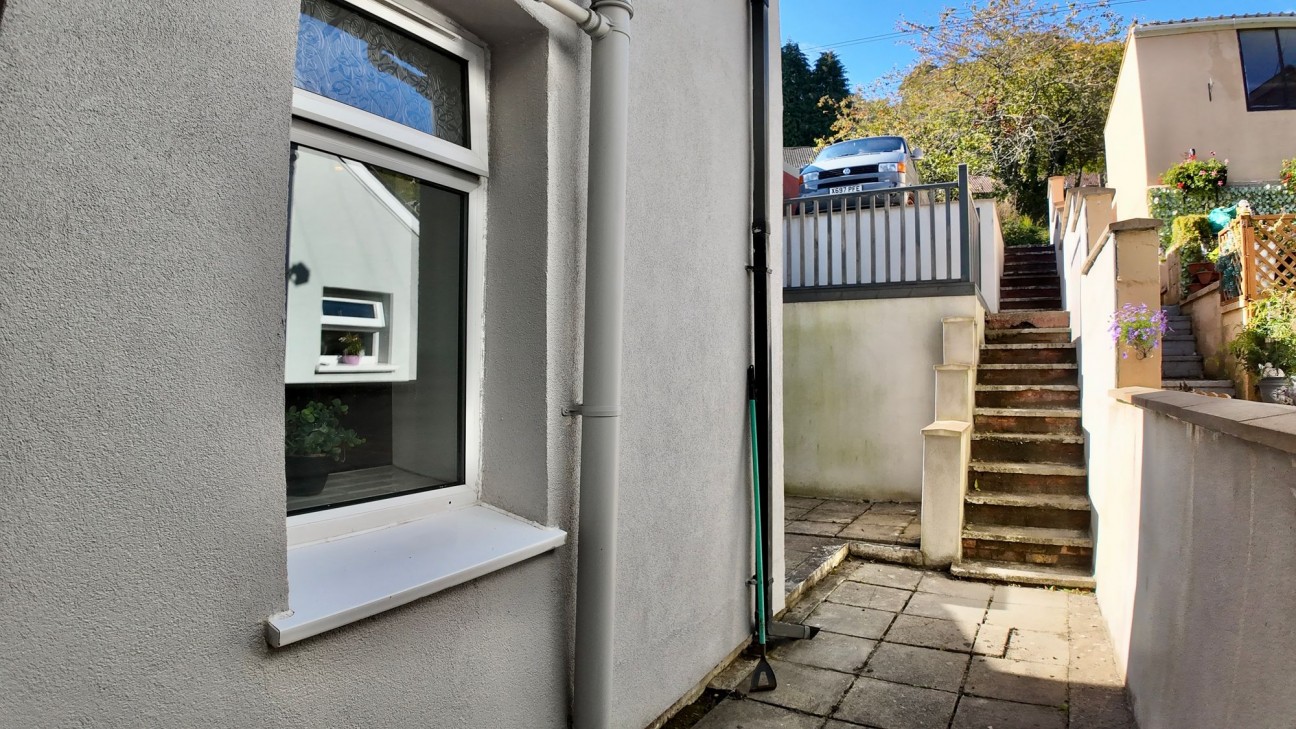 Glen View, Hollybush, NP12