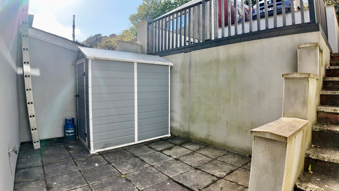 Glen View, Hollybush, NP12