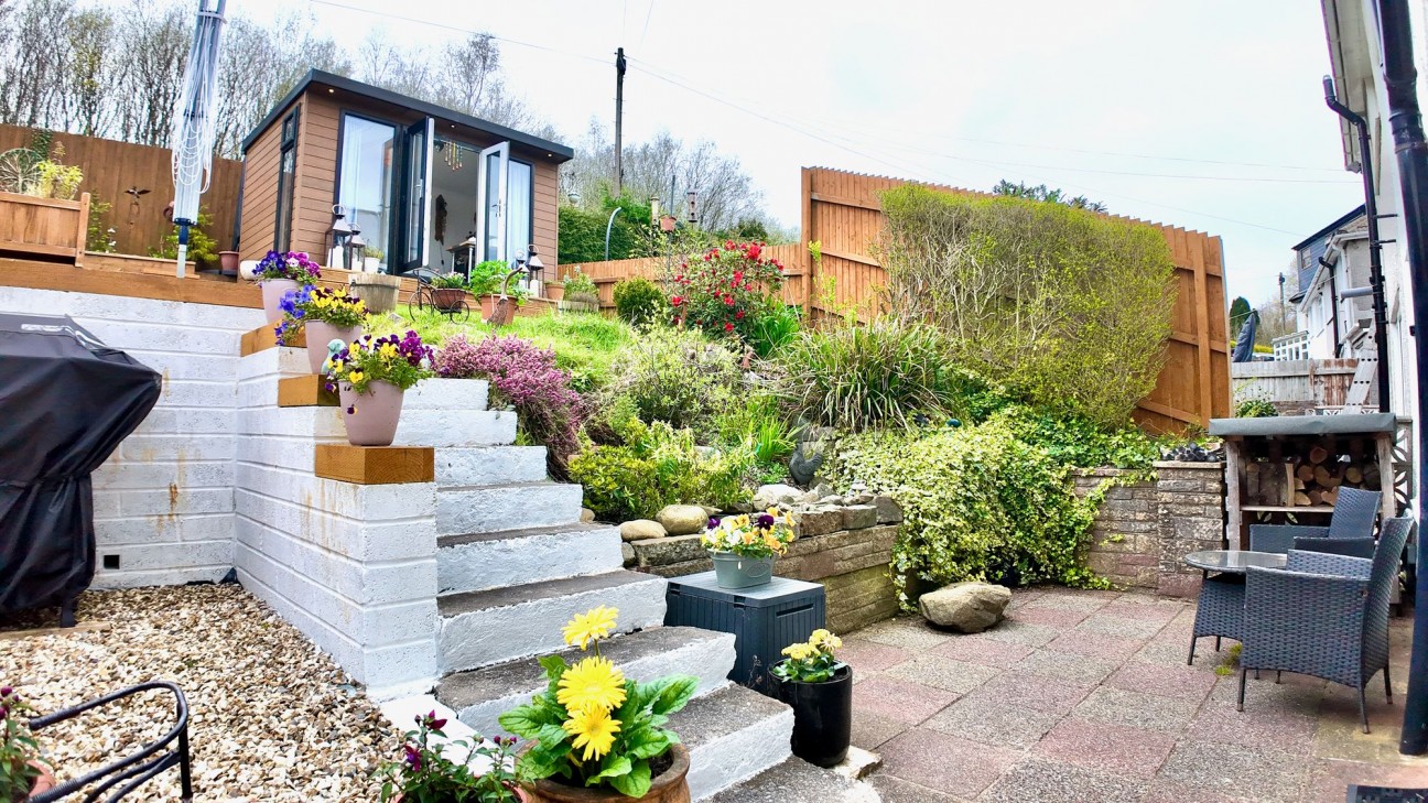 Penallta Road, Ystrad Mynach, CF82