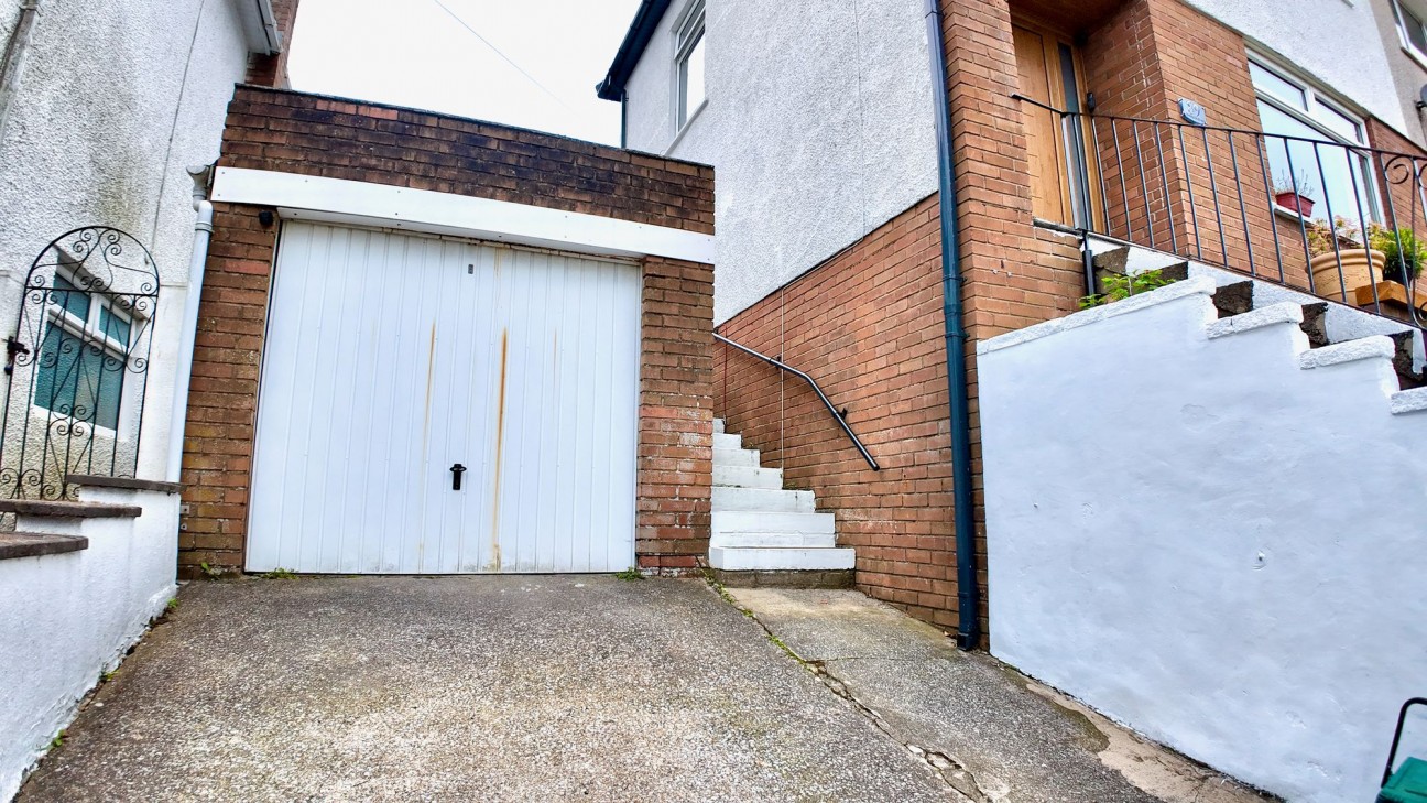 Penallta Road, Ystrad Mynach, CF82