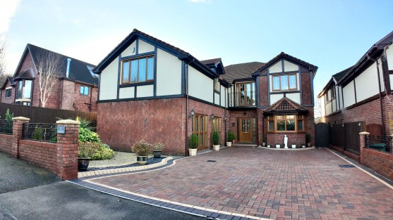 Gellideg Lane, Maesycwmmer, CF82