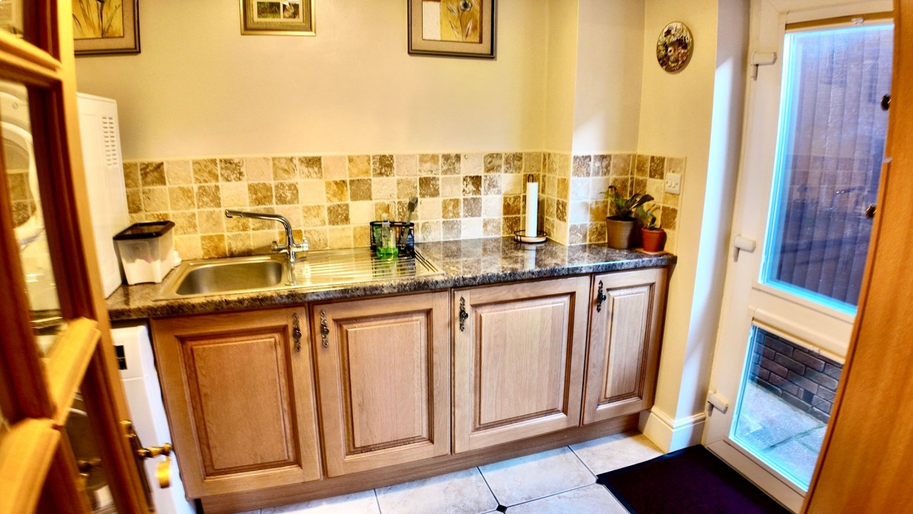 Gellideg Lane, Maesycwmmer, CF82