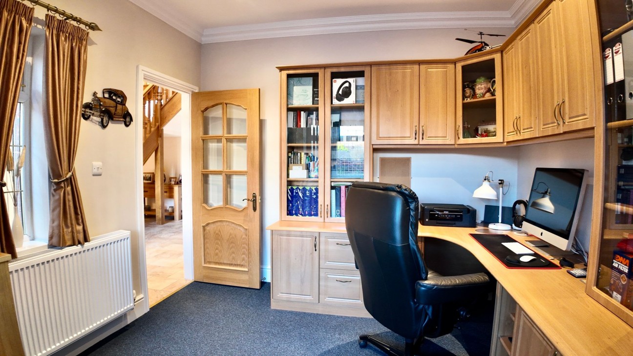 Gellideg Lane, Maesycwmmer, CF82